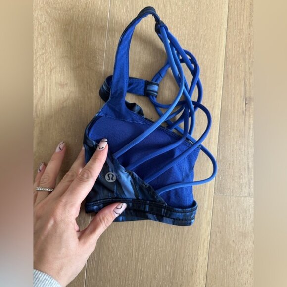 Lululemon Free to Be Wild Sports Bra – Size 4 - Picture 5 of 5